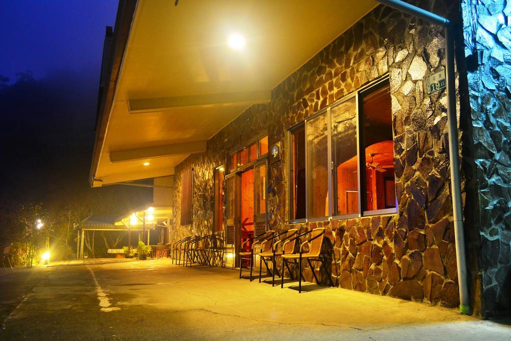 Fanlu 중 밍 주 타오이 팡 B&B 외부 사진